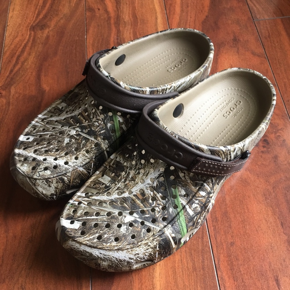 Camouflage Crocs men’s size 9